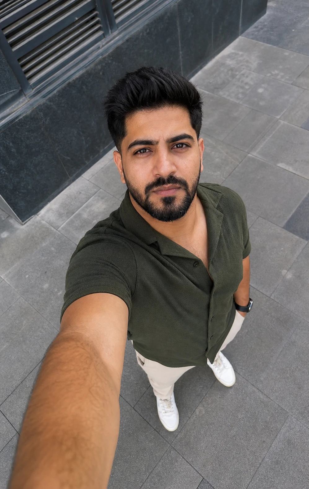 Overhead Wide-Angle Smartphone Selfie Photo Prompt, image 4