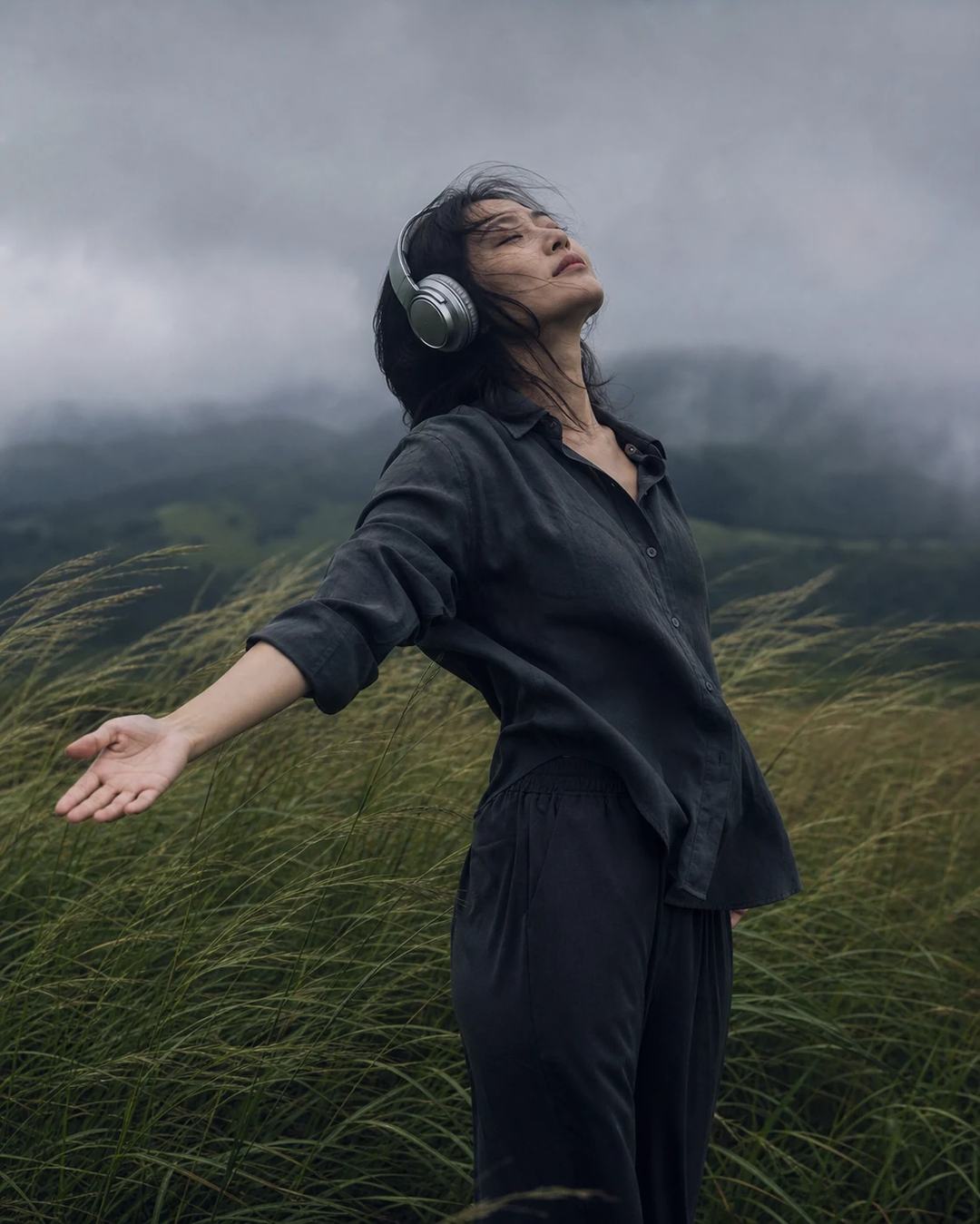 Emotional Release Field Headphones Photo Prompt — image 4