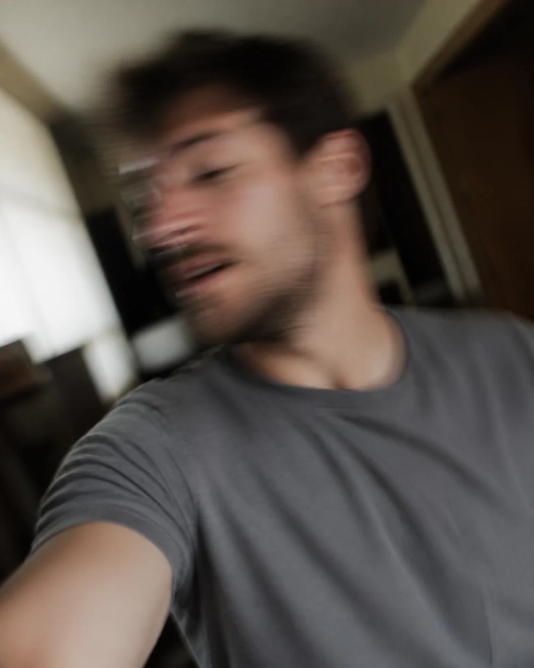 Accidental Motion Blur Smartphone Selfie Prompt, image 4