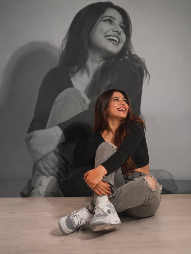 Duotone Wall Portrait – Gemini AI Photo Prompt